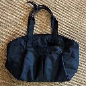 Lululemon Free to Be 20L Bag (Black)